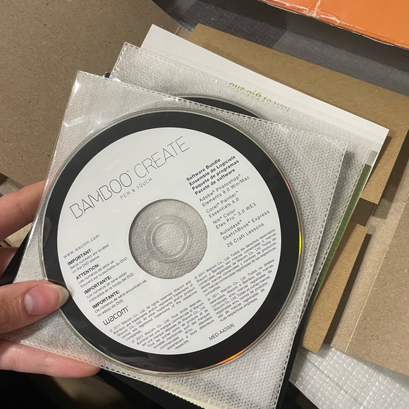 Bamboo Create Digital Drawing Tablet & Pen CTH-670 Wacom - Picture 5 of 10